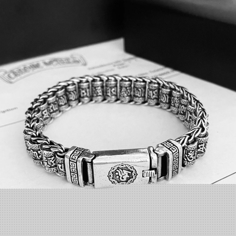 Ch**me He**ts bracelets
